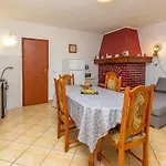 1 Bedroom Lovely Apartment In Pula