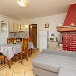 1 Bedroom Lovely Apartment In Pula