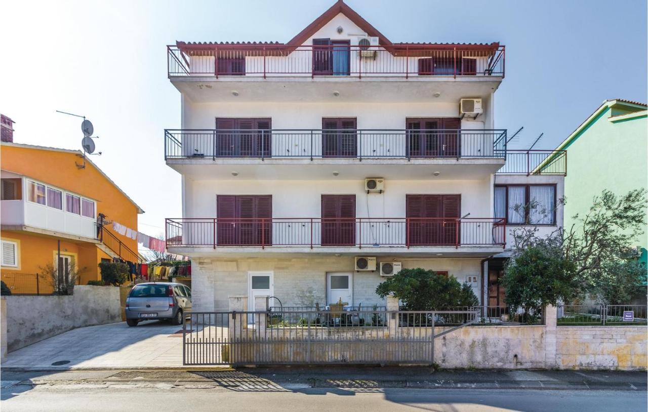 1 Bedroom Lovely In Apartment